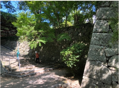 �u���O�i�j��/100����E��100����U�j