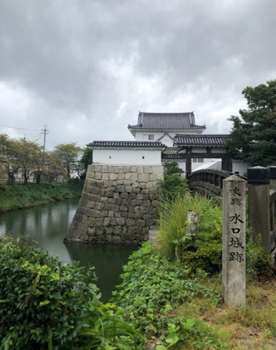 �u���O�i�j��/100����E��100����U�j